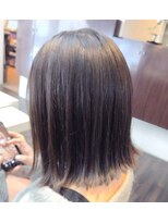 エノモト(ENOMOTO) グレージュ×ぱっつんボブ 切りっぱなし外ハネレイヤーカット