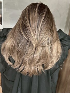 アポロ 横浜駅店(apollo) xバレイヤージュ/ホワイトグレージュ/レイヤーカット