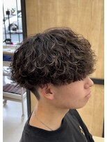 メンズギフト(men's GIFT)&nbsp;刈り上げツーブロック波巻きスパイラルパーマメンズマッシュ