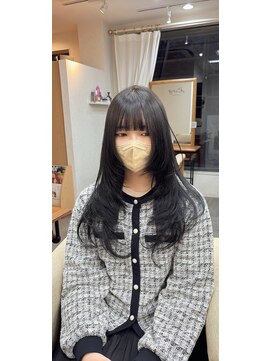 リングバイモアムー(Ring by Moremuu) レイヤーカット　ハッシュレイヤー　issy