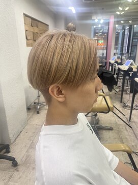 アジールヘア 所沢プロペ通り店(agir hair) ミルクティー刈り上げセンターパート所沢メンズ学割U24