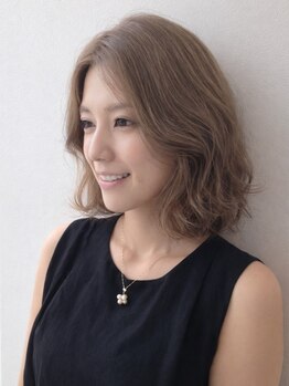 カシータ(casita)の写真/髪や頭皮にダメージレスな施術なので大人上品で艶のあるヘアに。白髪染めだけでなくおしゃれも楽しめます。