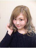 ハイトーングレージュ