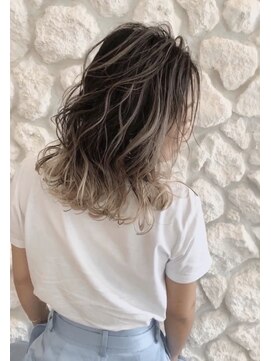 モアナ バイ ヘッドライト 駒沢大学店(Moana by HEADLIGHT) Moana駒沢大学#西海岸#バレイヤージュ#ハイライト