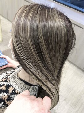 ニューヨークニューヨーク 大久保店(NYNY) ハイライトブリーチ×アッシュグレージュ