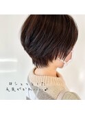 シュッとした毛先のショート