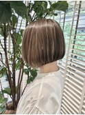 大人かわいいミニボブ脱白髪染めハイライトカラー