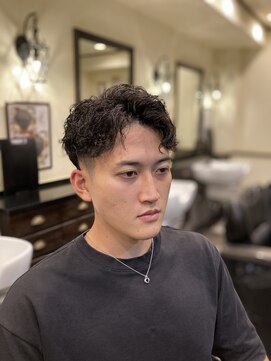 スカイマスターバーバー 渋谷(SKY MASTER BARBER) ツイストスパイラルパーマ<理容室>【床屋/シェービング/渋谷]