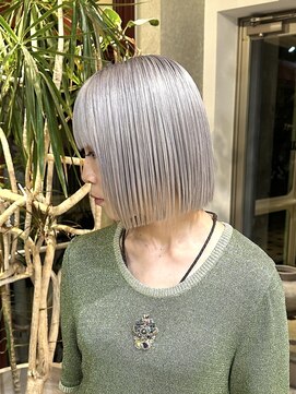 ヲタク(wotaku.) ホワイトラベンダーハイトーン切りっぱなしブリーチシルバー前髪