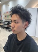 黒髪短髪束感スパイキーショートアップバングメンズツーブロック