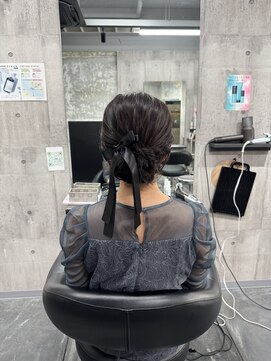 コワファースト長崎シャンプーボーイ 2nd(COIFF1RST 長崎 SHAMPOO BOY) ヘアセット お呼ばれアレンジ シニヨン