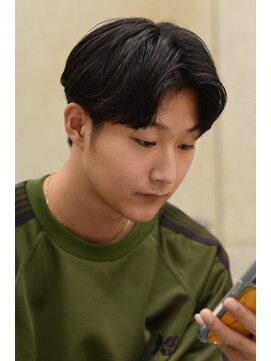 にもう ツーブロック　ニュアンスカール　センターパート