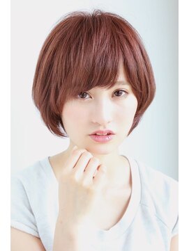 アークイラ(Aquila) 大人の柔らかさを引き出す  ふんわりレイヤーショート
