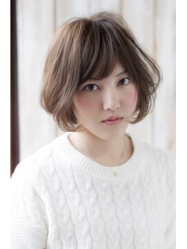 インコンプリート(In complete) フェミニンな可愛さ引き立つゆるふわボブ