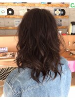 ハイヴ ヘアライン(Hi-ve hairline)&nbsp;ミディアムクールウエーブスタイル