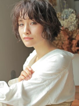 ゼンコー キチジョウジ シェール(ZENKO KICHIJOJI chere) ふんわり動きのあるフラッフィーショートボブ