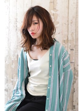 アダムスブォーノ(adamsbuono) 【adams buono】　おしゃれミディー×ハイライトstyle　ユリ