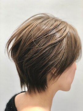 ユキオ オブ ヘアー(YUKIO of Hair) 30代40代 ☆襟足すっきりで小顔見せ☆ショートstyle