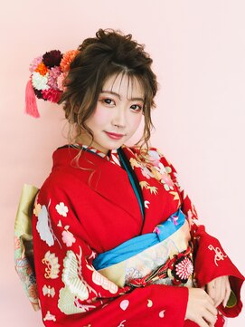 ペイジス(Pages) 成人式編み込みアレンジ