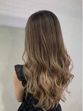 グランルッソ 岡山イオン前(GRAN LUSSO) ベージュ系カラー