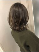 外ハネオリーブベージュ