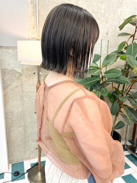 ノエ(noe) 切りっぱなしボブ×ハイライトグレージュ