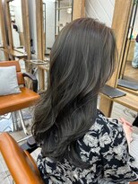 ロウ 町田(ROW)&nbsp;ワンレンボブ前下がりショート内巻きワンカール鎖骨ミディアム