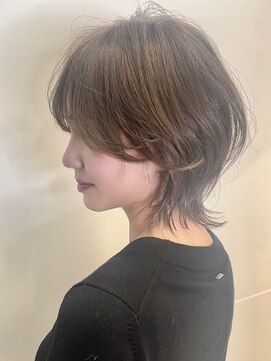 ダブルトーキョー シブヤ(W-TOKYO SHIBUYA) 大人ネオウルフくびレイヤーミディアムウルフ　ウルフカット