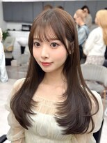 アフロートリノ(AFLOAT Leino)&nbsp;大人可愛いレイヤー　顔まわり小顔カットくびれ韓国ヘア顔周り