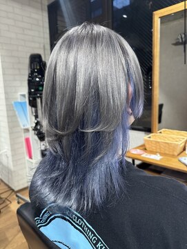 ビス ヘア アンド ビューティー 西新井店(Vis Hair&Beauty) 【ウルフカット×インナーカラー】寒色カラー×レイヤースタイル