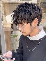 原宿ツイストスパイラルパーマメンズカットマッシュウルフ緩め