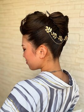 ヘアーズ エム美容室 夜会巻き