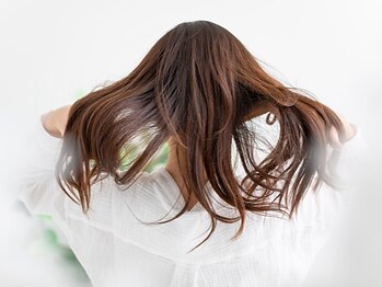 ルーツ 恵比寿(ROOTS)の写真/【恵比寿駅5分】目立たせないだけでなく、なじませる☆ベストな白髪染めをご提案♪