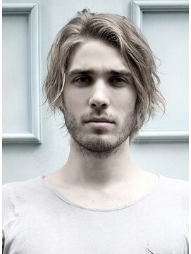 ジジバイワースホワイル(jiji by WORTH WHILE) 刈り上げセンターパートサーフカールフェザーパーママレットヘア