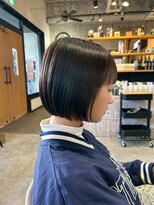 スペックホルダー(Spec Holder) 暗めカラーコンパクト美フォルムボブ