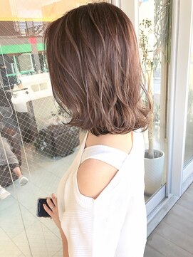 キアラ(Kchiara) 切りっぱなし ナチュラルハイライト 外ハネkchiara福岡川野直人