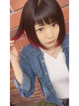 ロブ(R.O.B) インナーレッド × 内巻きボブ