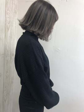 ノア(NOA by KENJE) ブリーチオンカラー.