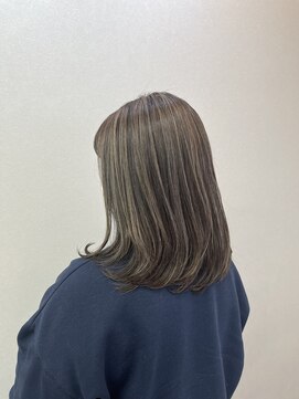 エミーバイモアムー(Emmie byMoremuu) 大人ハイライト