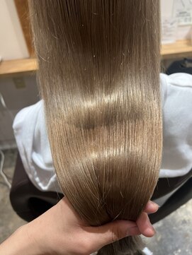 アルーシェ 新宿店(Alushe) ミルクティーベージュ×髪質改善