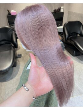 ロンド レア 天神大名店(Lond Le’a) ラベンダーベージュカラーハイトーンヘアベージュブリーチカラー