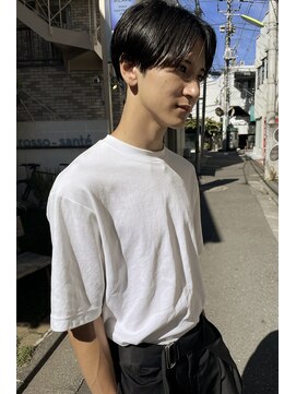 ロッソサンテ(rosso sante) スタイリングしなくてもキマる　センターパートマッシュ