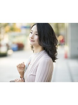 脱白髪染め白髪ぼかしカラーに予約殺到♪ワントーン明るく垢抜けた印象に,イルミナカラー使用で透明感も◎