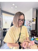 ベージュ