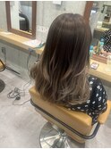 くすみベージュ