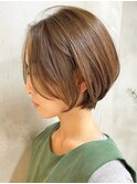 ショートカットくびれショート前下がりボブベージュカラー40代●