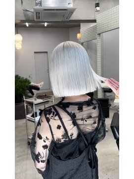 ヴァーディ オモテサンドウ(Vardy omotesando) ホワイトカラー