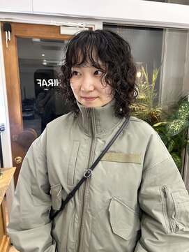 シラフ(SHIRAF) 【Yoshida 】レイヤーカットのスパイラルパーマ