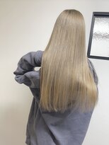 ガルボ ヘアー(garbo hair) ブリーチ 10代 20代 ハイトーン ホワイトベージュ ダブルカラー