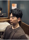 ニュアンスパーマ×ビジネスカジュアルスタイル